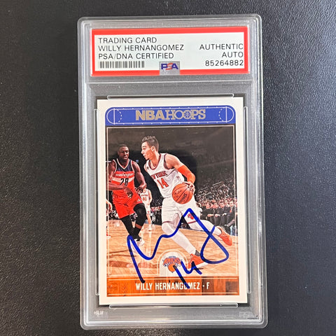 2017-18 Panini Hoops #103 Willy Hernangomez Signed Card AUTO PSA Slabbed Knicks