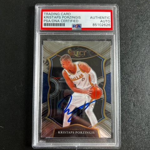2020-21 Panini Select #42 Kristaps Porzingis Signed Card AUTO PSA Slabbed RC Knicks