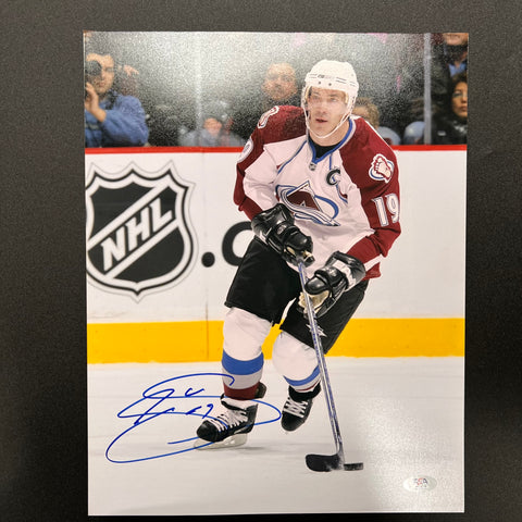 Joe Sakic signed 11x14 Photo PSA/DNA Colorado Avalanche Autographed