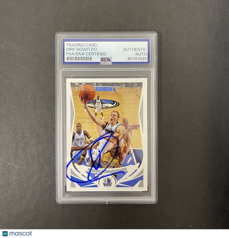 Dirk Nowitzki 2004 Topps #41 Signed Card PSA Autographed