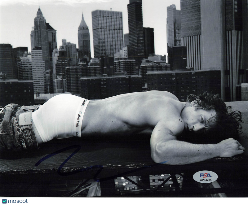 Jeremy Allen White Signed 8x10 Photo PSA Autograped Calvin Klein Spring 2024