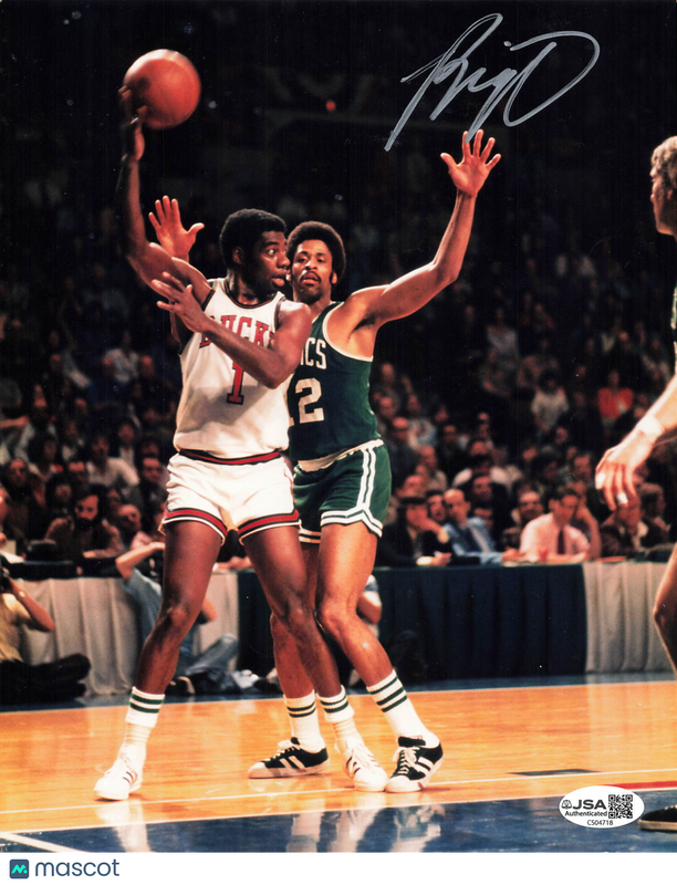 Bob Dandridge Milwaukee Bucks Signed Basketball 8x10 Photo JSA