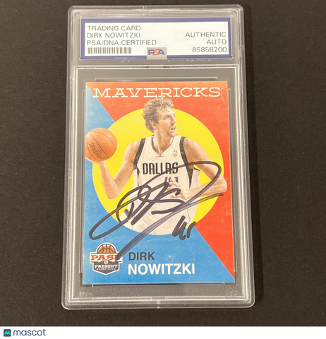 2012 Panini Past & Present #155 Dirk Nowitzki Signed Card Dallas Mavericks Auth