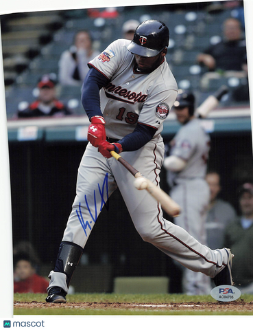 Kennys Vargas Minnesota Twins Signed 8x10 Photo PSA