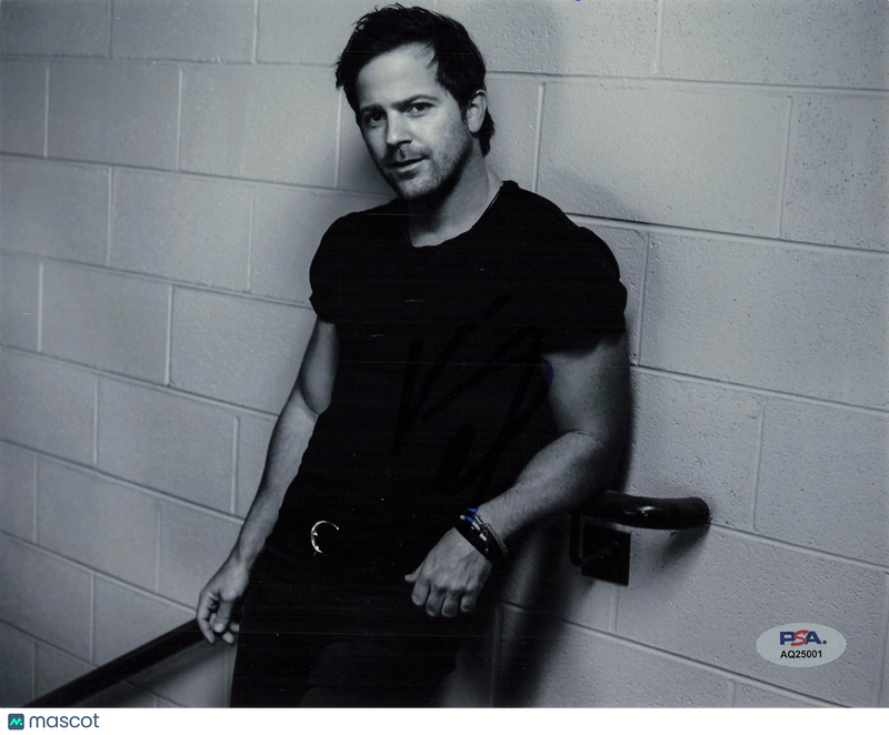 Kip Moore Signed 8x10 Photo PSA Autographed