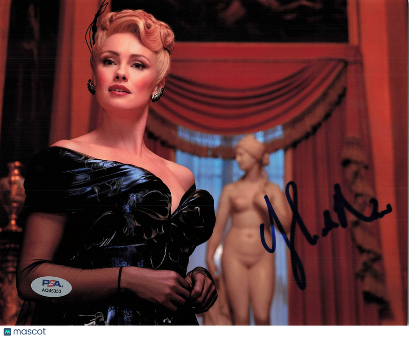 Hannah New 8x10 Photo PSA Autographed
