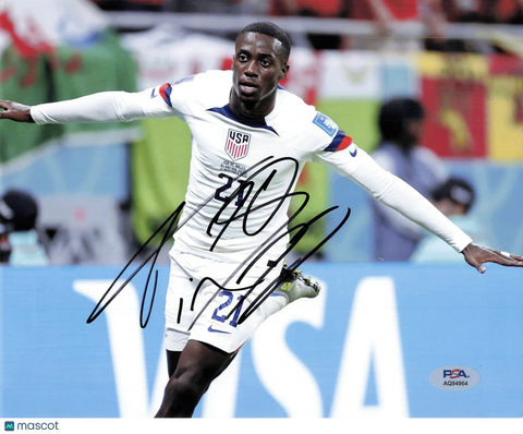 Timothy Weah Signed United States Men's National Team Football 8x10 Photo PSA