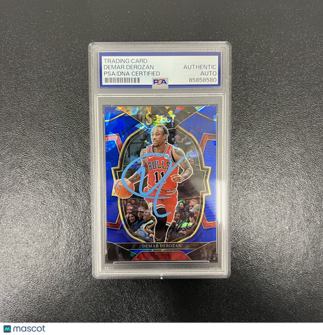 2022-23 Panini Prizm Select Basketball#5 DeMar DeRozan Signed Card PSA Bulls