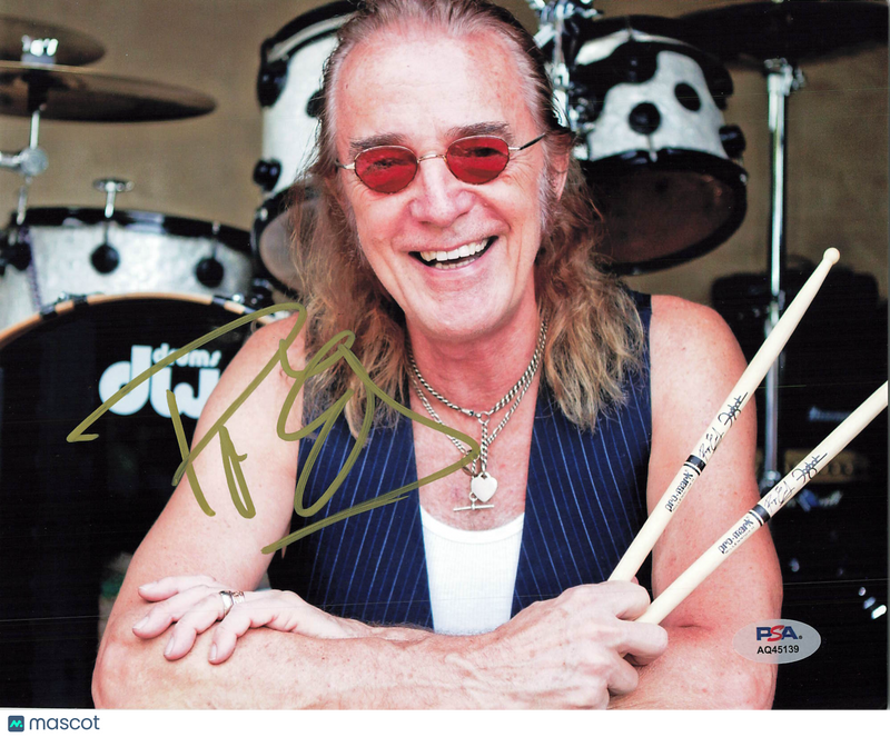 Roger Earl Signed 8x10 Photo PSA Autographed