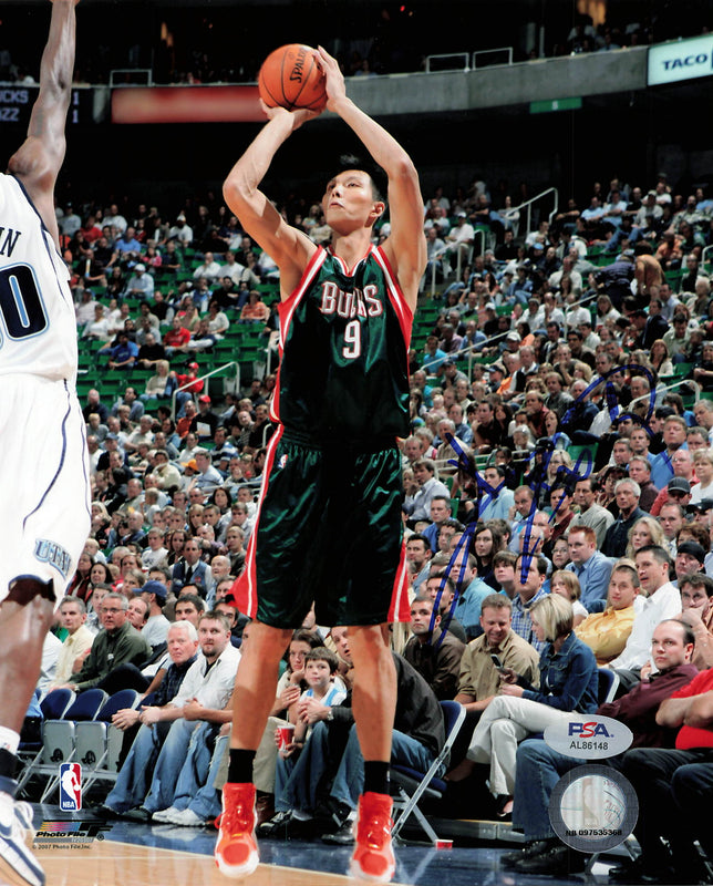 Yi Jianlian signed 8x10 photo PSA/DNA Bucks Autographed