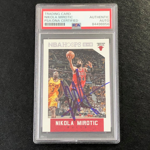 2015-16 NBA Hoops #106 Nikola Mirotic Signed Card AUTO PSA Slabbed Bulls