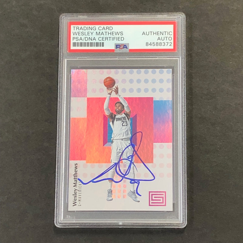 2017-18 Panini Status #32 Wesley Matthews Signed Card AUTO PSA Slabbed Mavericks