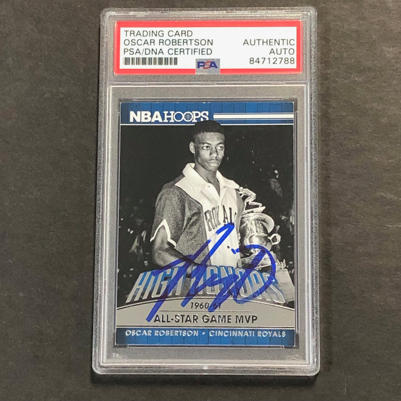 2014-15 NBA Hoops High Honors #12 OSCAR ROBERTSON Signed Card AUTO PSA/DNA Slabbed Bucks