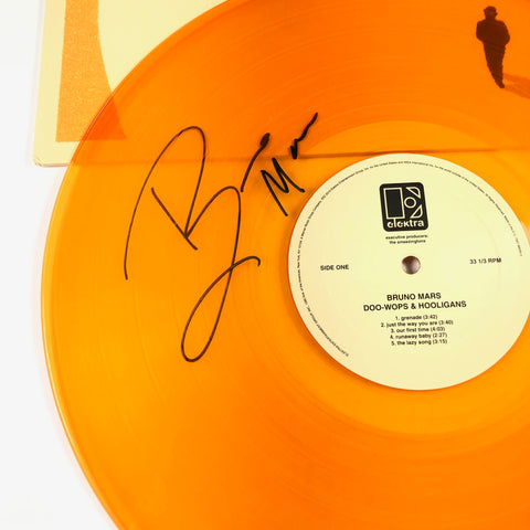 MARS signed Doo-Wops & Hooligans LP Vinyl PSA/DNA Album – Golden Memorabilia