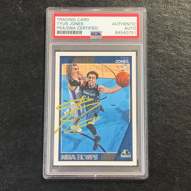 2016-17 NBA Hoops #244 Tyus Jones Signed Card AUTO PSA Slabbed Minnesota Timberwolves