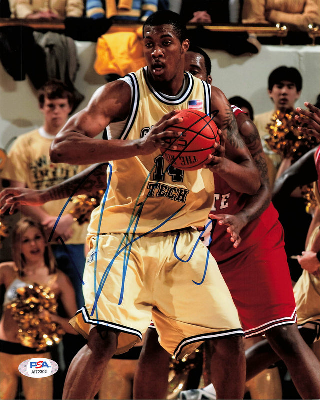 DERRICK FAVORS signed 8x10 photo PSA/DNA Georgia Tech Autographed