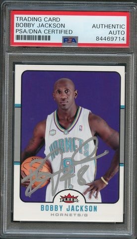 2006-07 Fleer #93 Bobby Jackson Signed Card AUTO PSA/DNA Slabbed Hornets