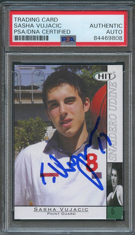 2004 SAGE Hit #8 Sasha Vujacic Signed Card AUTO PSA Slabbed